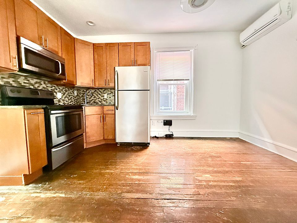 1st image of 220 Buckingham Pl #1A3