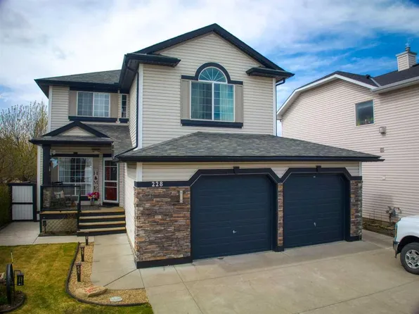 228 SE Oakmere Pl, Chestermere, AB T1X 1L2