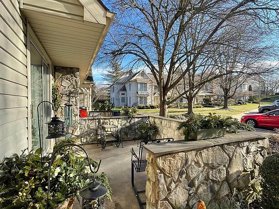 4th image of 1313 Bradford Ct