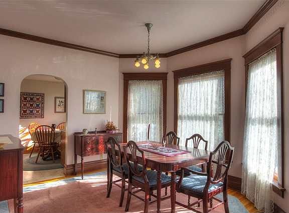 3rd image of 1713 E Illinois Ave