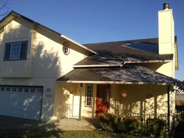 1098 Gatepark Dr, Central Pt, OR 97502