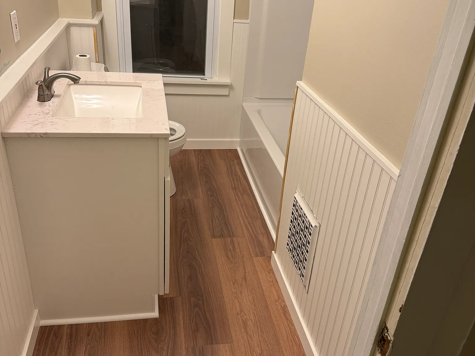 3 bed, 1100 sqft, $1,300 — Photo 2