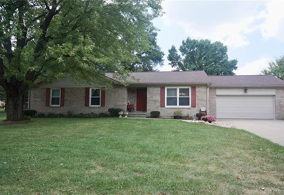 1st image of 2 Henrick Dr
