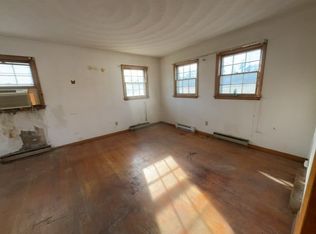 1922 Cobham Wharf Rd, Surry, VA 23883