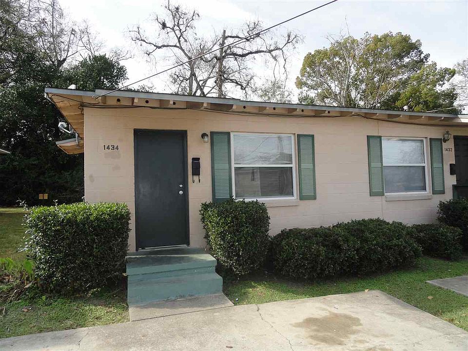 1st image of 1438 Hudson St APT 2