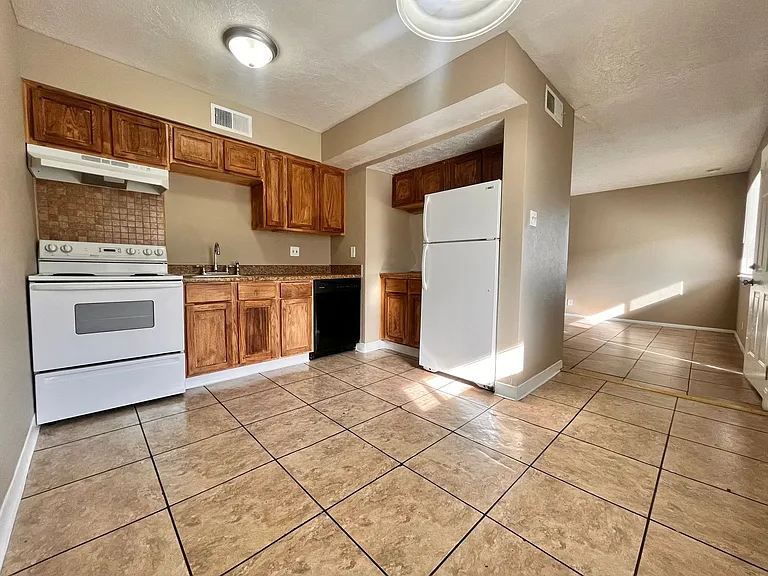 8101 Marble Ave NE — Photo 13