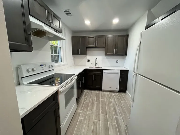 2983 S Columbus St #B1 — Photo 8