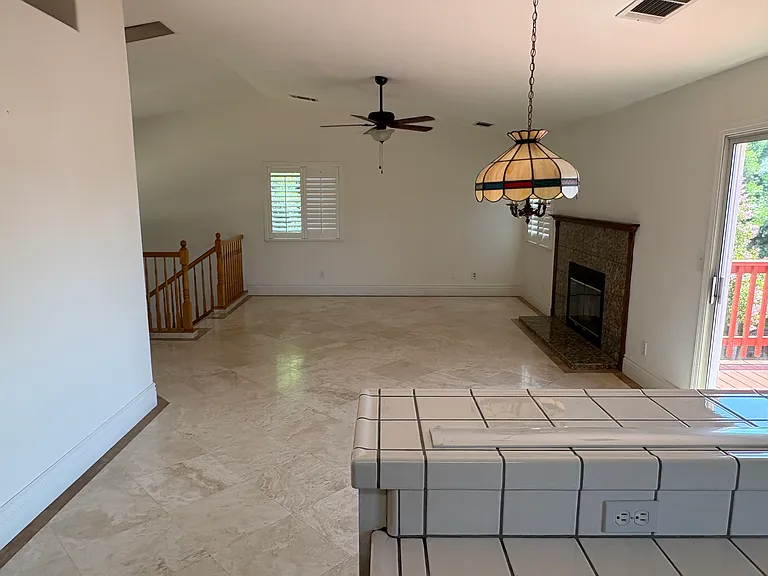 2235 Ventnor Ln — Photo 2