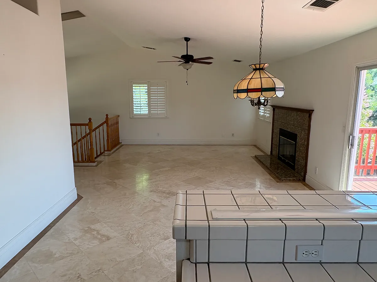 Building Photo - 2235 Ventnor Ln