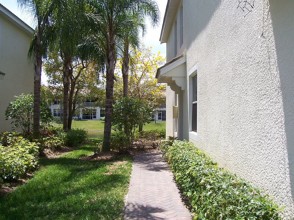 2nd image of 1216 Oxford Ln #1