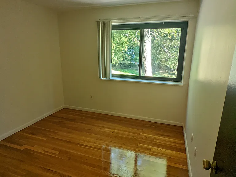 202 Central St #6 — Photo 8