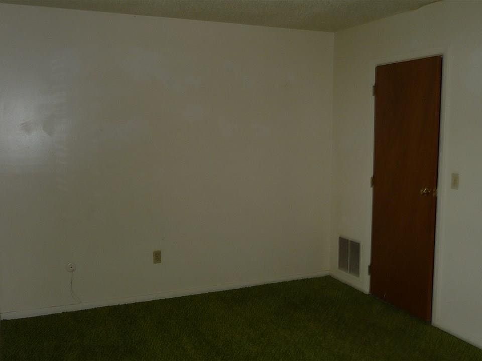 2nd image of 1123 Francis Ave