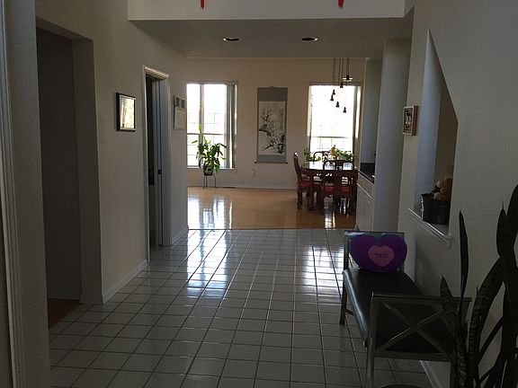 3rd image of 4719 Parkside Ct