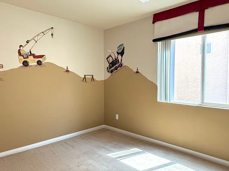6825 Philharmonic Ave — Photo 32