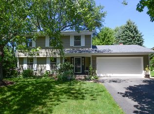 1115 Greenfield Cir, Geneva, IL 60134