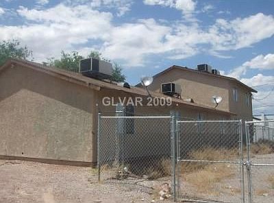 2nd image of 106 W Chicago Ave