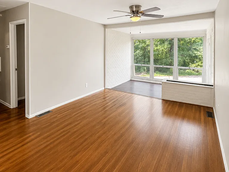 10300 Dudley Dr — Photo 4