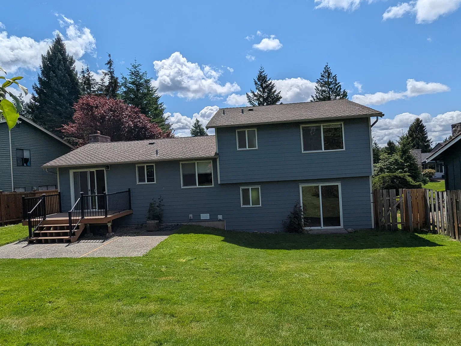 3 bed, 2.5 bath, 1560 sqft, $3,200 — Photo 2