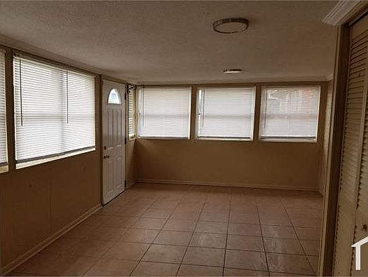 4th image of 7901 Tarpon St