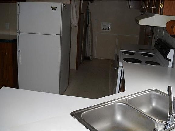 3rd image of 146 Carodell Ln