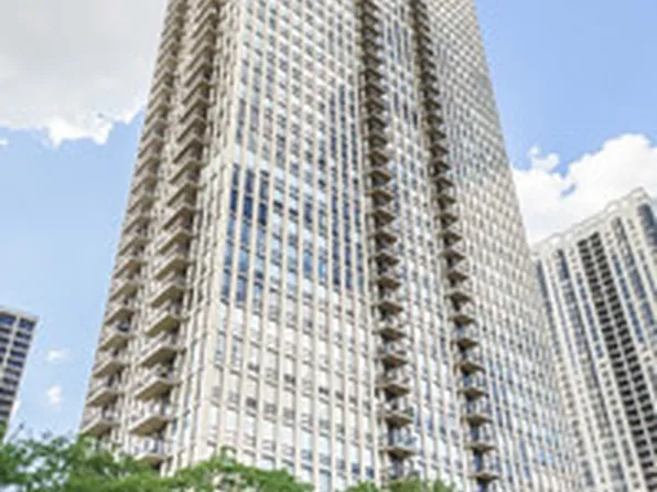 1660 N La Salle St #4208, Chicago, IL 60614