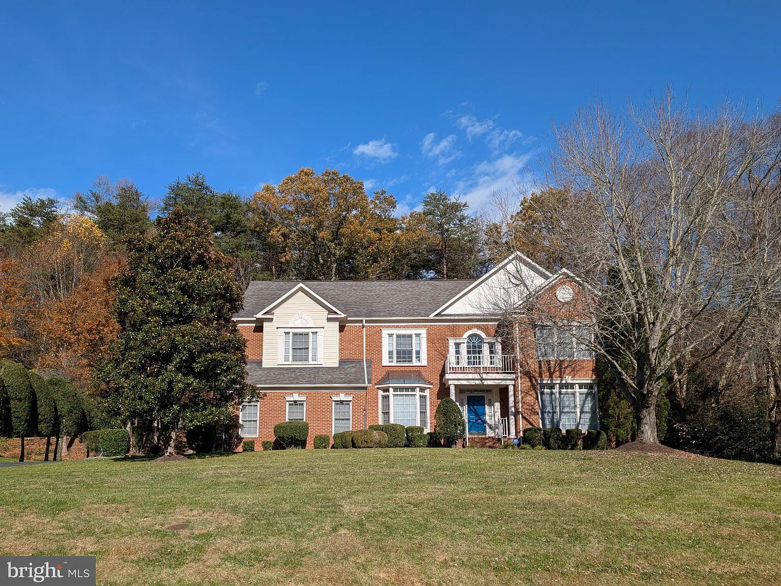 5 bed, 5.5 bath, 5048 sqft, $5,300 — Photo 1
