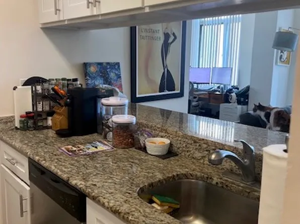 145 East 48th Street image 4 of 5