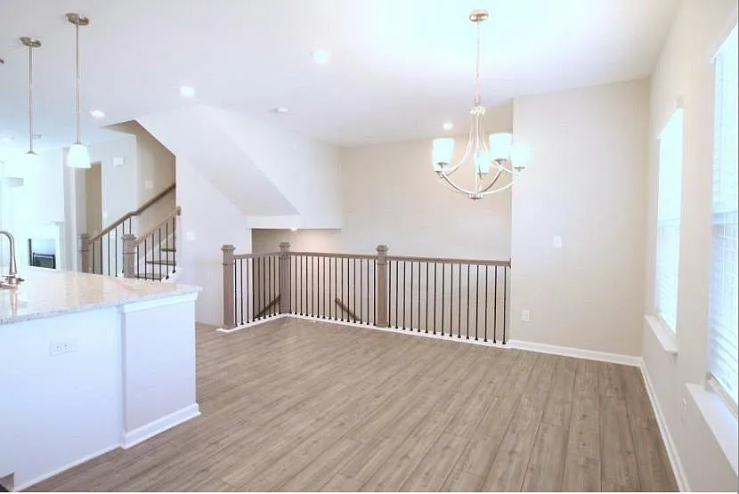 4 bed, 3.5 bath, 2670 sqft, $3,200 — Photo 3