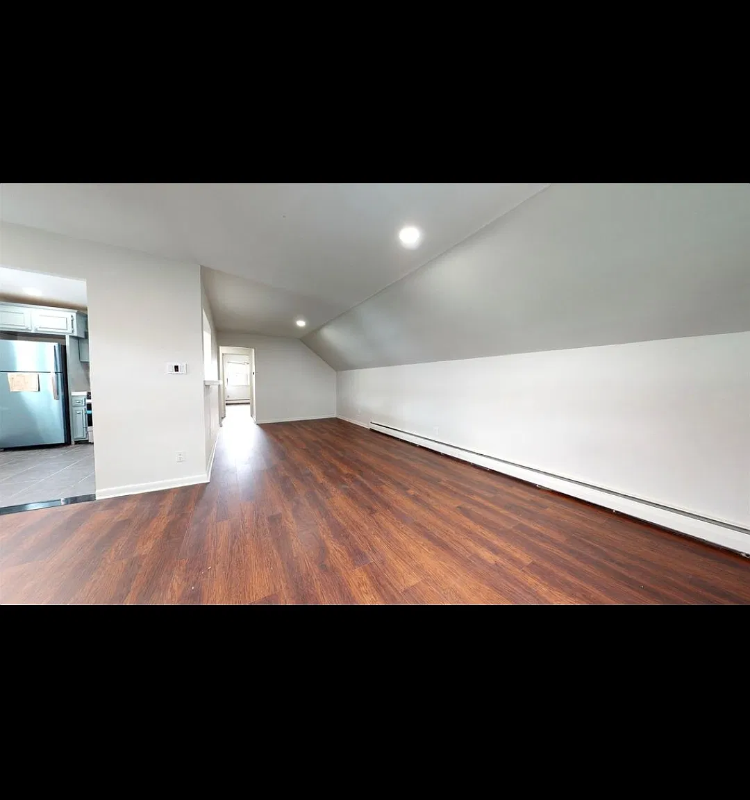 2 bed, 1100 sqft, $2,600 — Photo 3