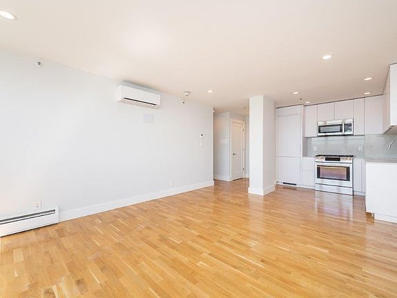 2nd image of 1410M Columbia Rd #6G