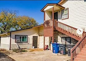 4th image of 563 SW 39th St #4