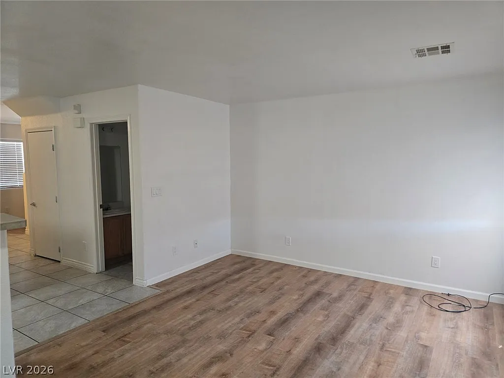 2 bed, 2.5 bath, 1066 sqft, $1,400 — Photo 3