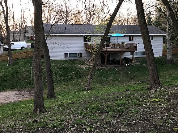 3rd image of W570 Hillcrest Dr
