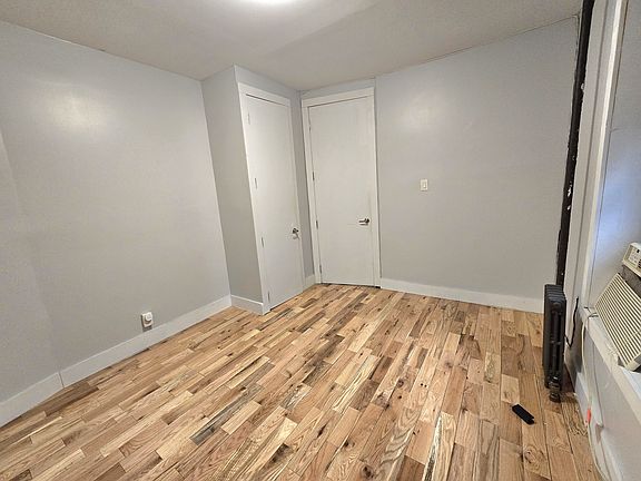 4th image of 738 E 21st St APT 1E