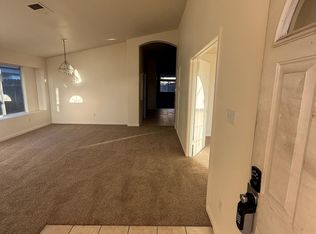 804 Loch Lloyd Ln, Bakersfield, CA