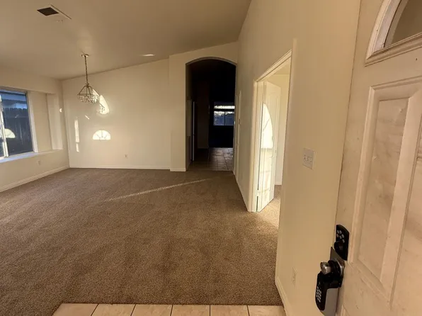 804 Loch Lloyd Ln, Bakersfield, CA 93312