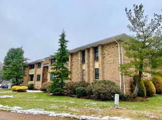 8 Petunia Dr APT 2C, North Brunswick, NJ 08902