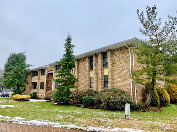 8 Petunia Dr APT 2C