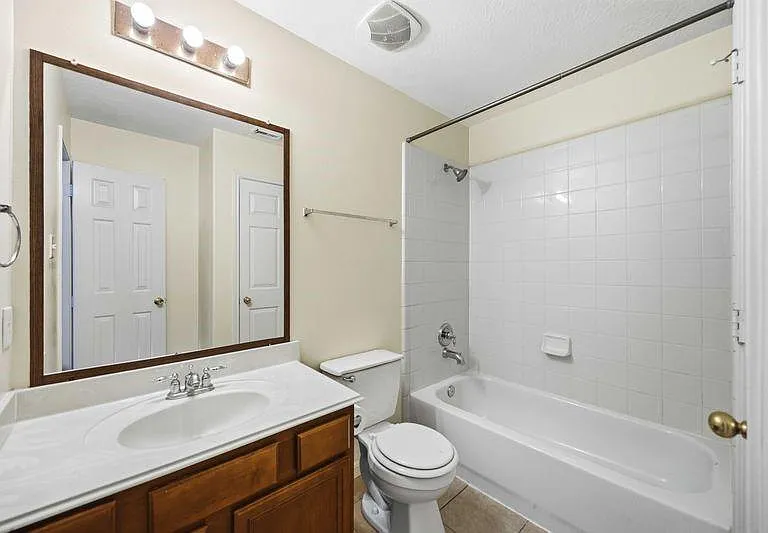 14015 Crossvale Ln — Photo 17