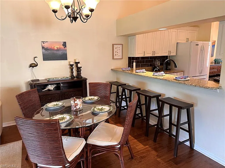 321 Robin Hood Cir #201 — Photo 8
