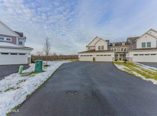 23 Wardley Cir, Cohoes, NY 12047