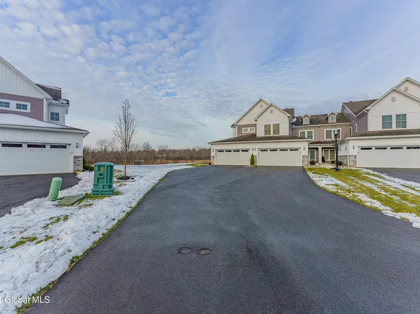 23 Wardley Circle, Cohoes, NY 12047