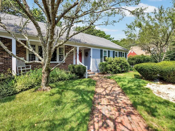 19 Babbling Brook Road, Centerville, MA 02632