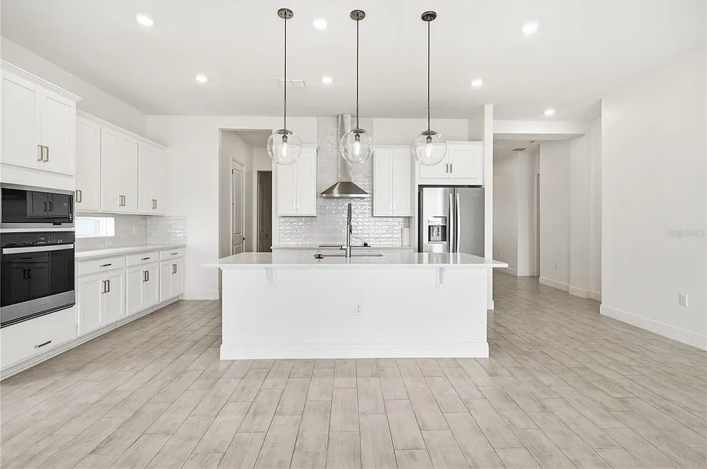 4 bed, 3.0 bath, 2897 sqft, $4,500 — Photo 4