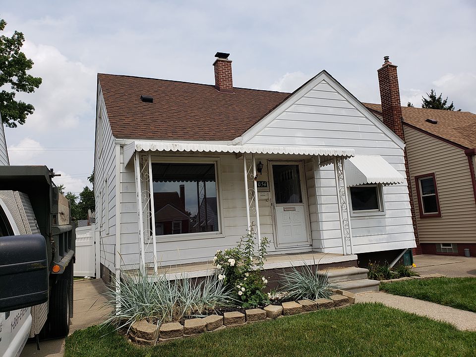 1st image of 1054 Mill St
