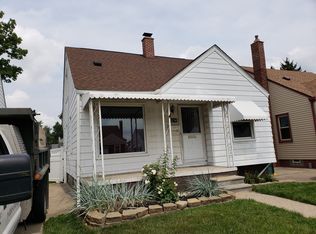 1054 Mill St, Lincoln Park, MI 48146