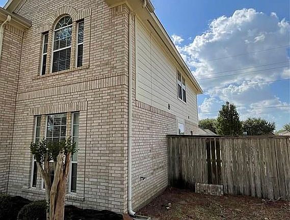 5th image of 2618 Tealview Ln