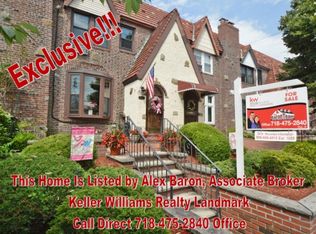 2924 201st St, Bayside, NY 11360