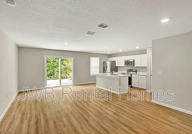 3205 Echo St — Photo 4