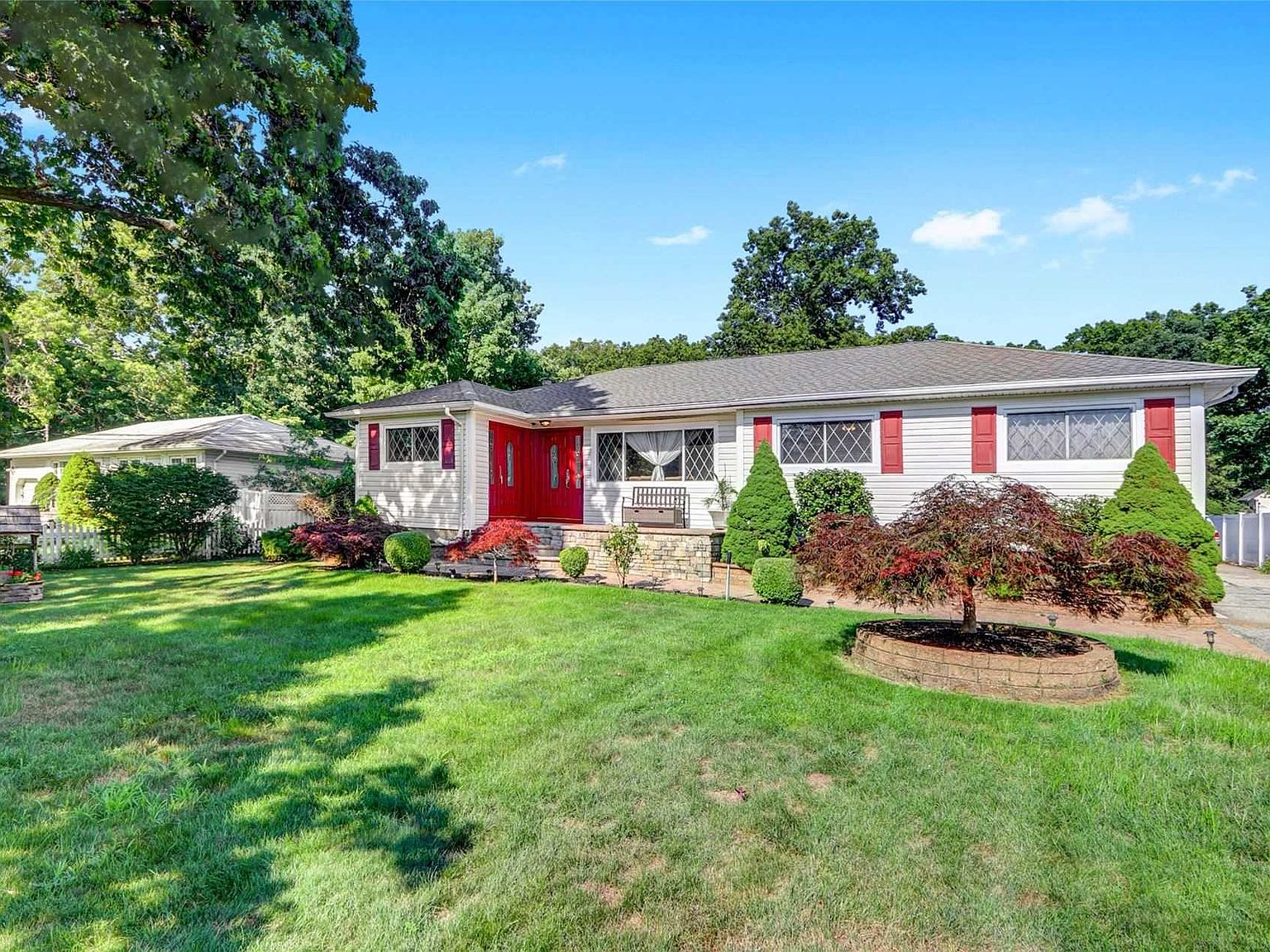 113 Hallock Rd, Lake Grove, NY 11755 Zillow